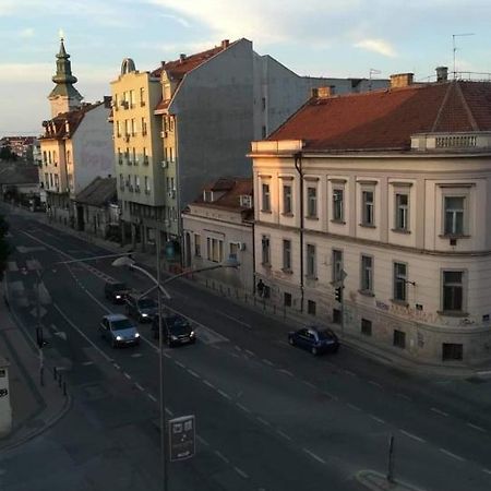 Central Apartment Novi Sad Exterior foto